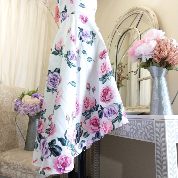 🍒EUC🍒 CHI CHI LONDON WHITE FLORAL HIGH LOW DRESS - Picture 6 of 8